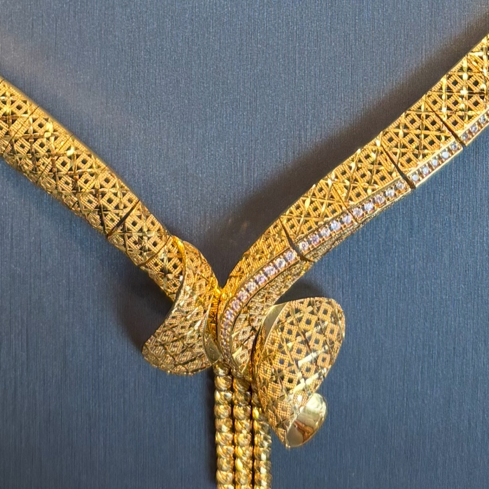 Elegant 21k Gold Necklace with Intricate Design